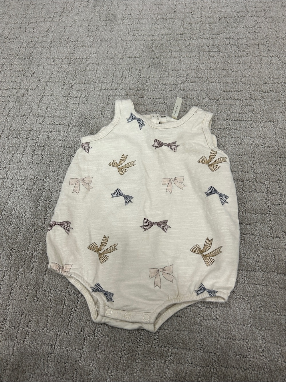 Baby Bow Print Sleeveless Onesie in Cream